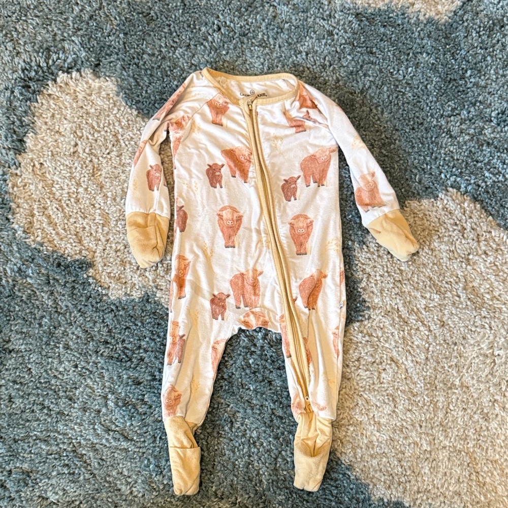 Caden Lane Happy Highland Cow CONVERTIBLE ZIP ROMPER | 0-3 months